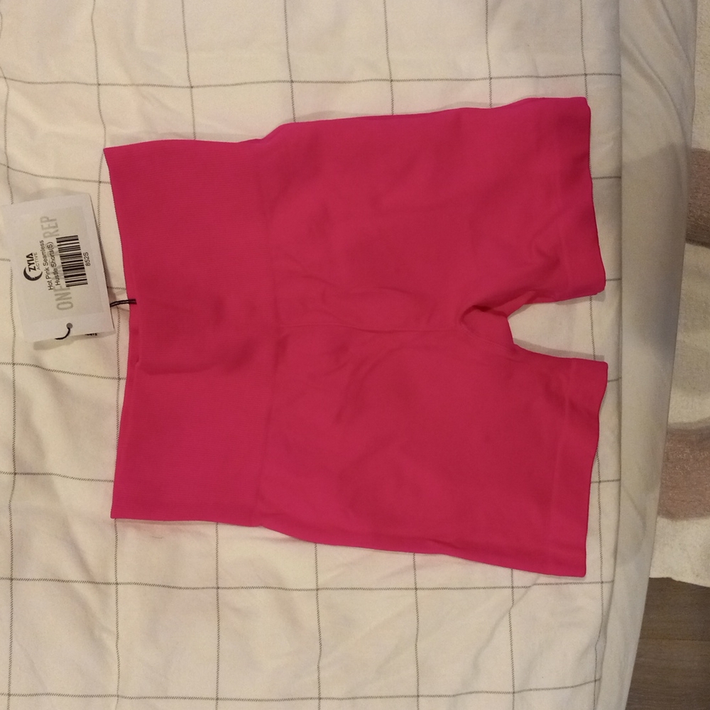 ZYIA Hustle Pink Seamless Shorts sz S